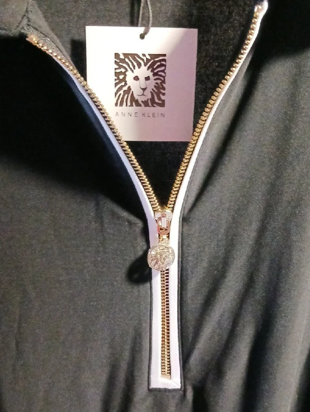 Anne Klein ⚜️Black Sleeveless Polo Top with White Trim and Gold Zip  L